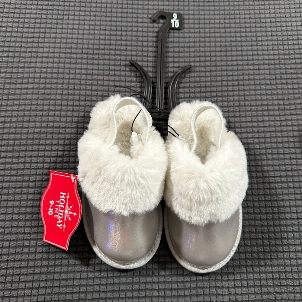 Girls Silver Faux Fur Scuff Slippers Size 9 10 Holiday Time Soft Sole